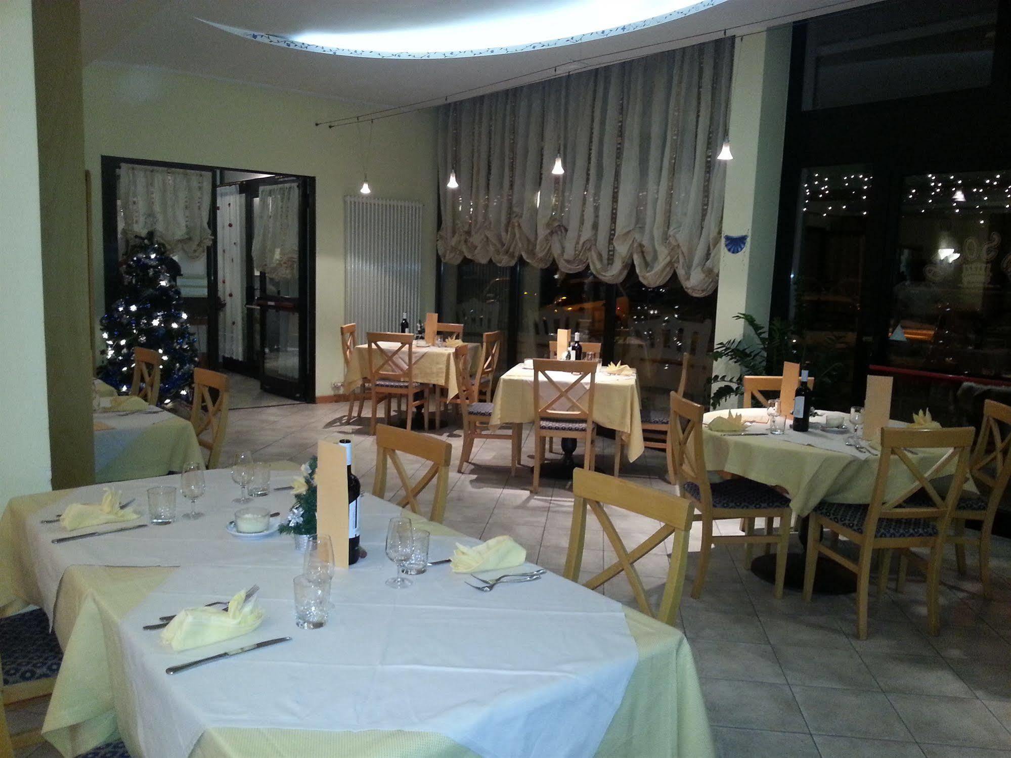 Vigolo Baselga Hotel San Leonardo מראה חיצוני תמונה