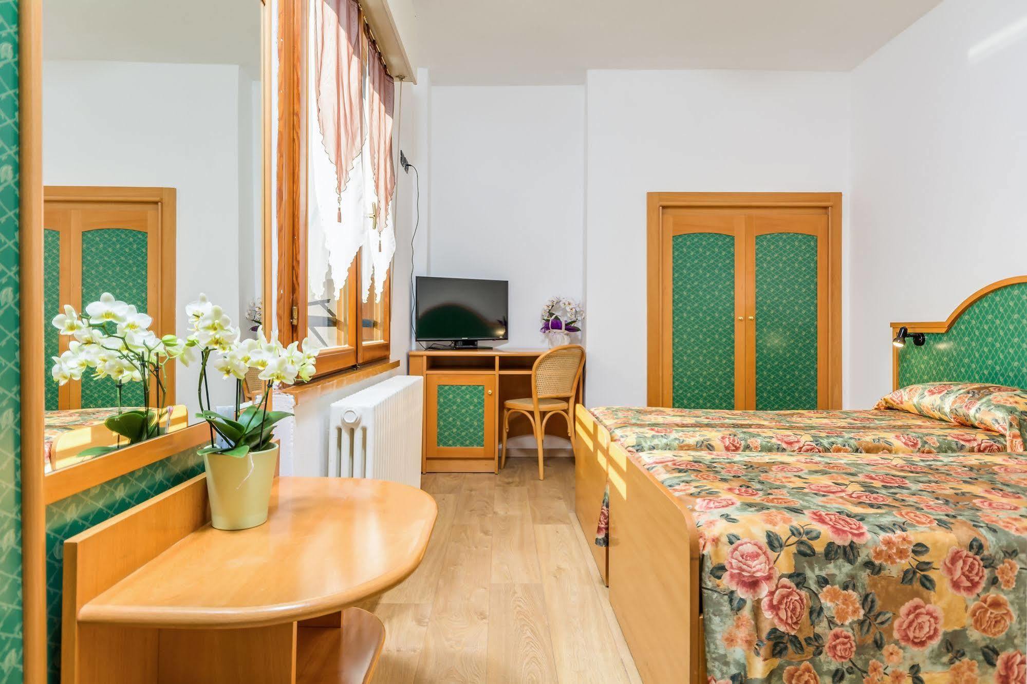 Vigolo Baselga Hotel San Leonardo מראה חיצוני תמונה